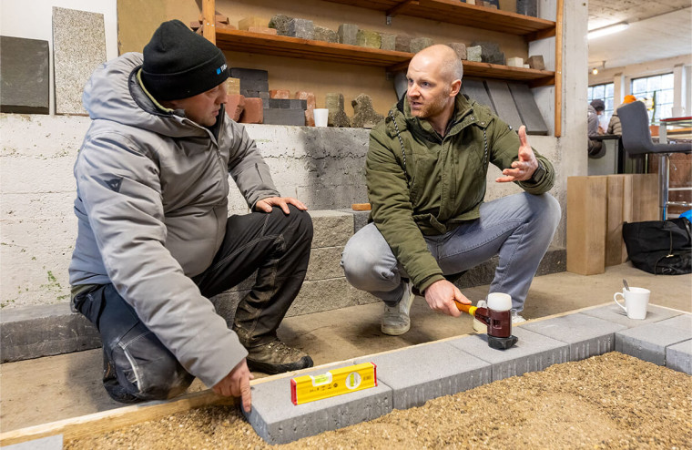 In 2023, Florian decided that sharing his expertise over social media alone was no longer enough and instead made the decision to offer specialist seminars at his premises in Xanten, Germany.